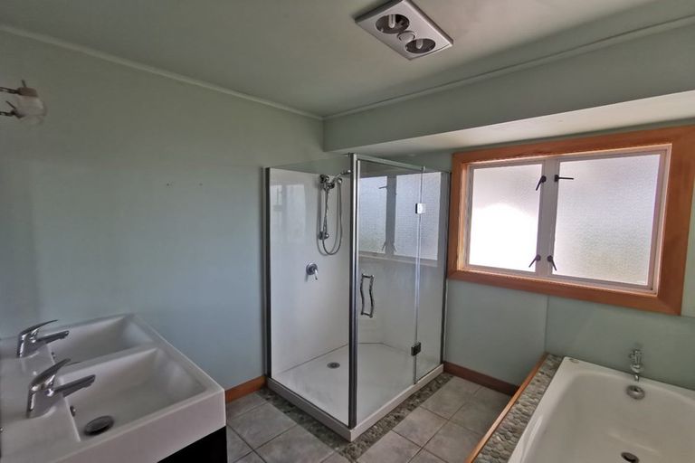 Photo of property in 14 Lyttelton Avenue, Forrest Hill, Auckland, 0620