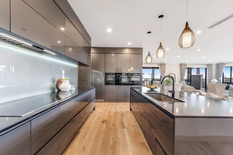 Photo of property in 45 Armstrong Farm Drive, East Tamaki Heights, Auckland, 2016