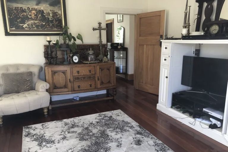 Photo of property in 19 Highland Crescent, Wadestown, Wellington, 6012