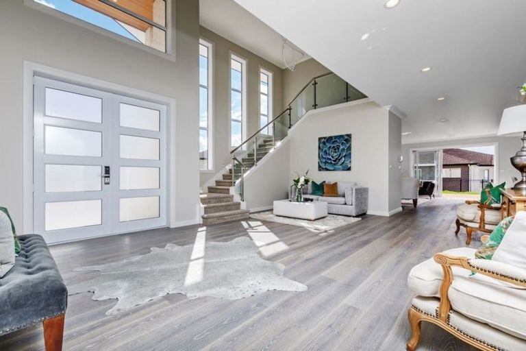 Photo of property in 10 Spyglass Street, Red Beach, 0932