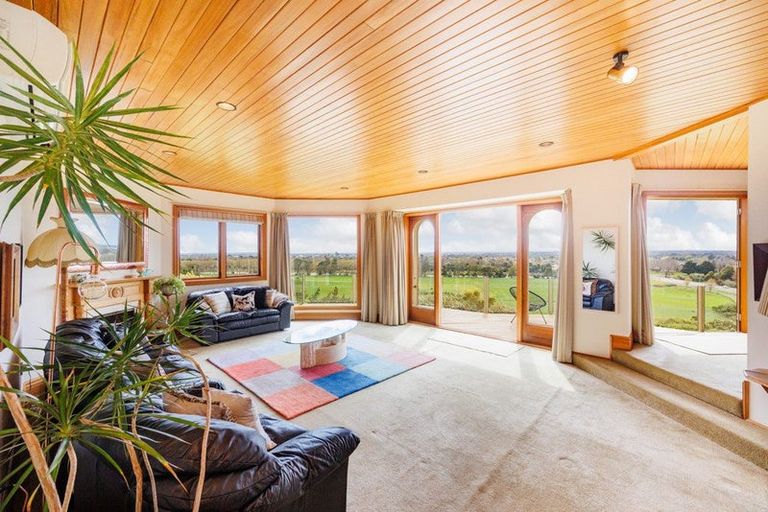 Photo of property in 96 Clifton Terrace, Fitzherbert, Palmerston North, 4410