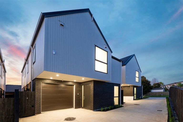 Photo of property in 61b Marendellas Drive, Bucklands Beach, Auckland, 2014