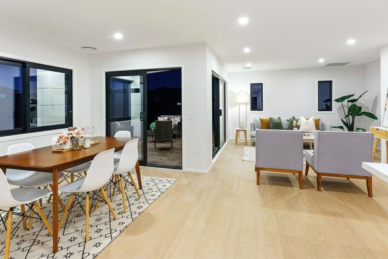 Photo of property in 166 Karuhiruhi Street, Waikanae, 5036