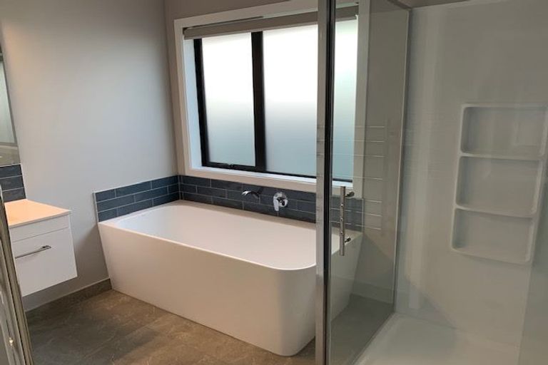 Photo of property in 42 Rose Leigh Drive, Cambridge, 3434