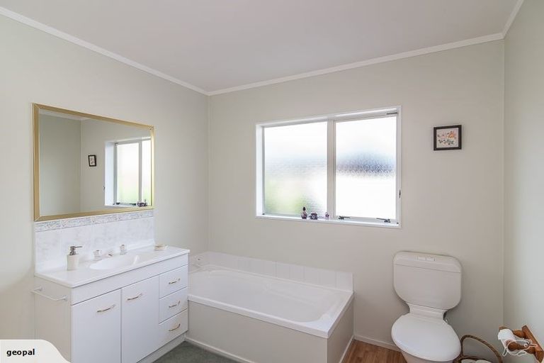 Photo of property in 19 Sunburst Court, Paraparaumu Beach, Paraparaumu, 5032