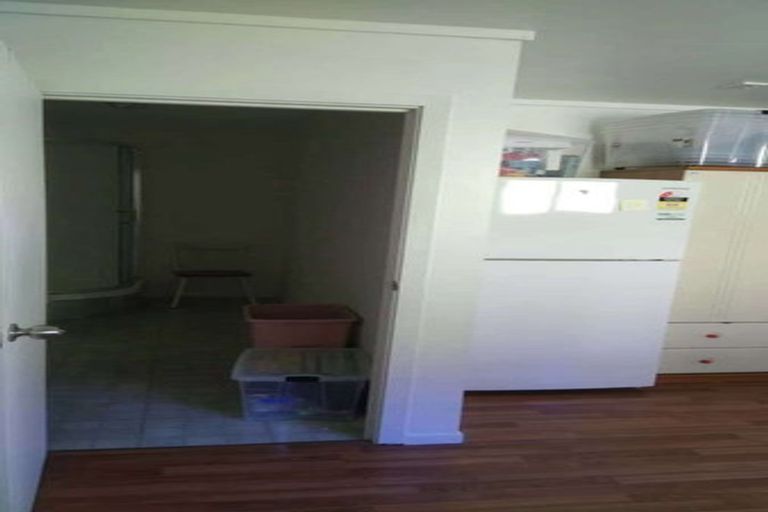 Photo of property in 2/3 Manutara Avenue, Forrest Hill, Auckland, 0620