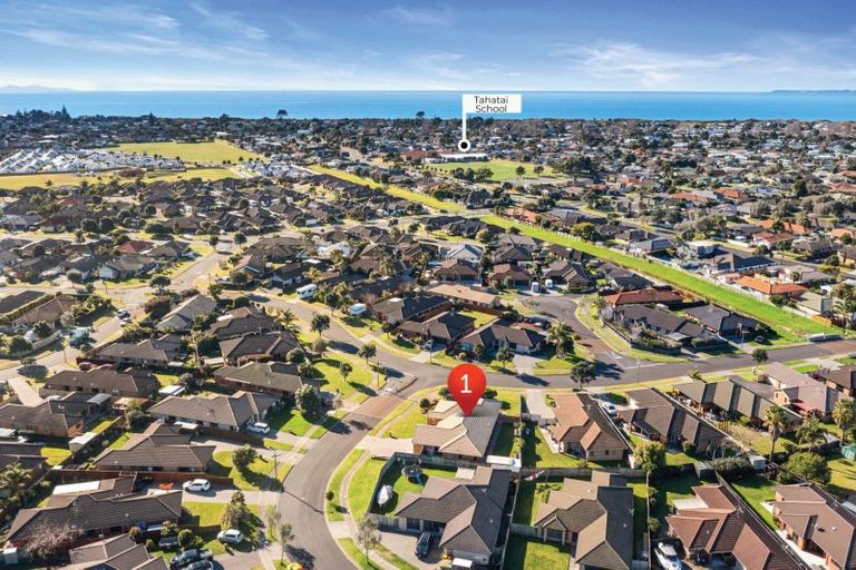 Photo of property in 1 Roxbury Place, Papamoa Beach, Papamoa, 3118
