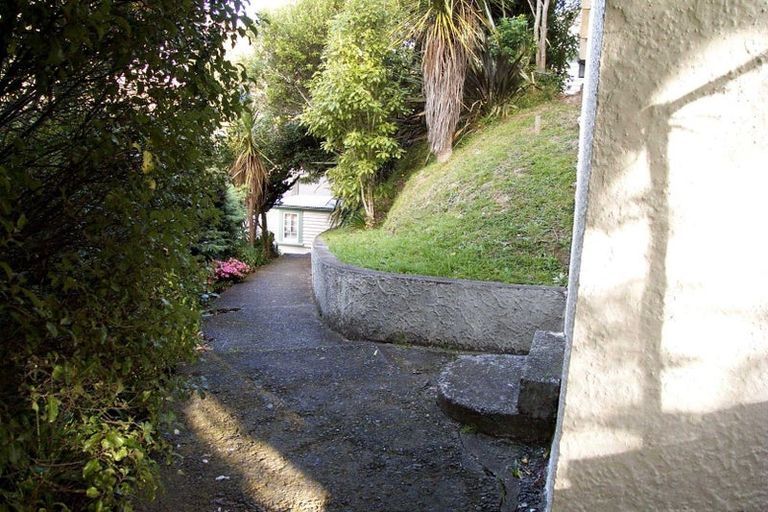 Photo of property in 17 Randwick Road, Northland, Wellington, 6012