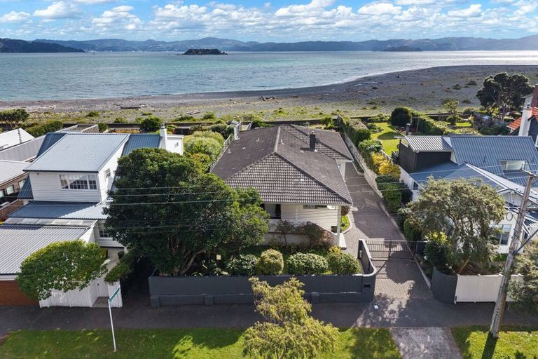 Photo of property in 438 Muritai Road, Eastbourne, Lower Hutt, 5013