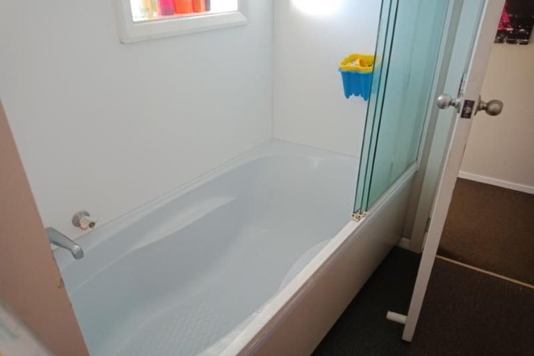 Photo of property in 82 Hewer Crescent, Naenae, Lower Hutt, 5011