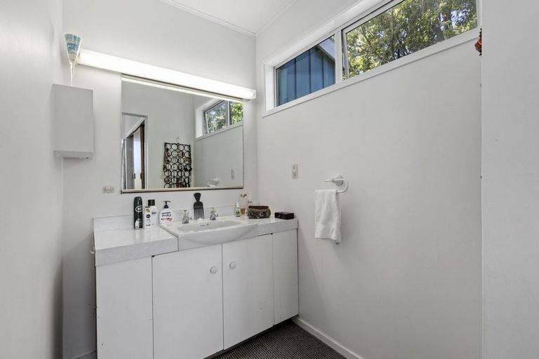 Photo of property in 36 Coroglen Avenue, Birkenhead, Auckland, 0626