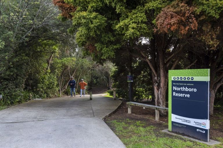 Photo of property in 3/30 Walter Street, Hauraki, Auckland, 0622