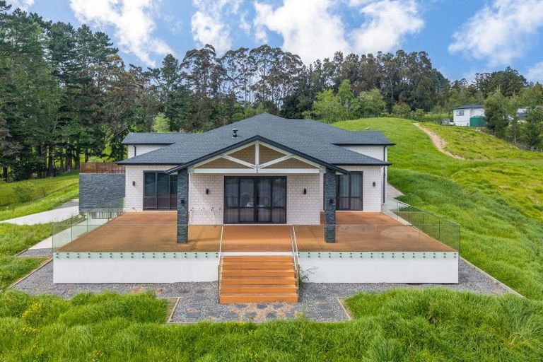 Photo of property in 300 Whitford Road, Whitford, 2576