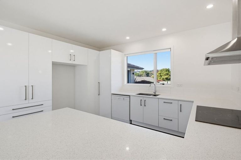 Photo of property in 28 Baxendale Drive, Matipo Heights, Rotorua, 3015