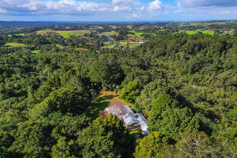 Photo of property in 103 Hinau Road, Waimauku, 0881