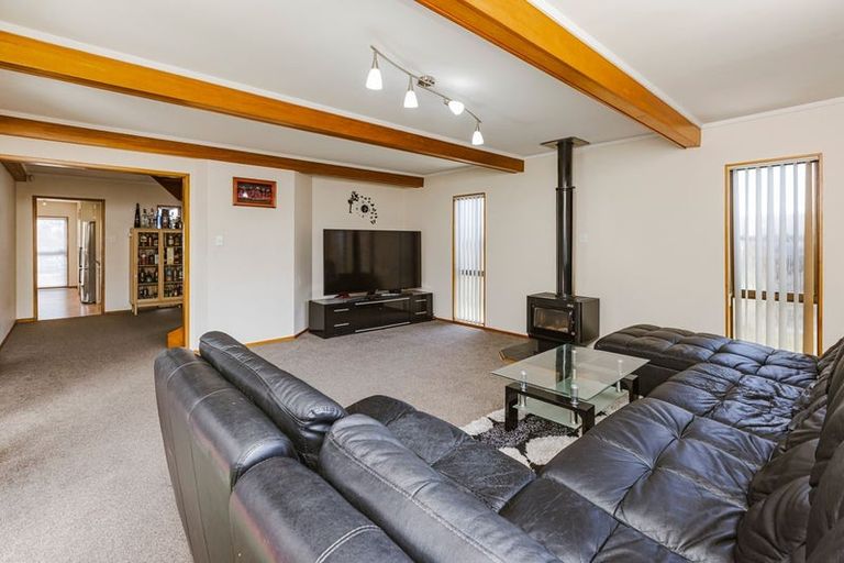 Photo of property in 2/283 Massey Road, Mangere East, Auckland, 2024