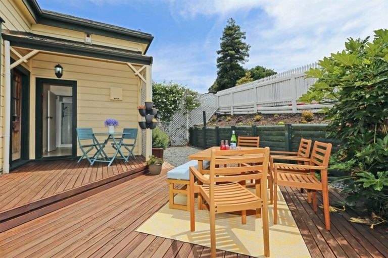 Photo of property in 20 Colenso Avenue, Hospital Hill, Napier, 4110