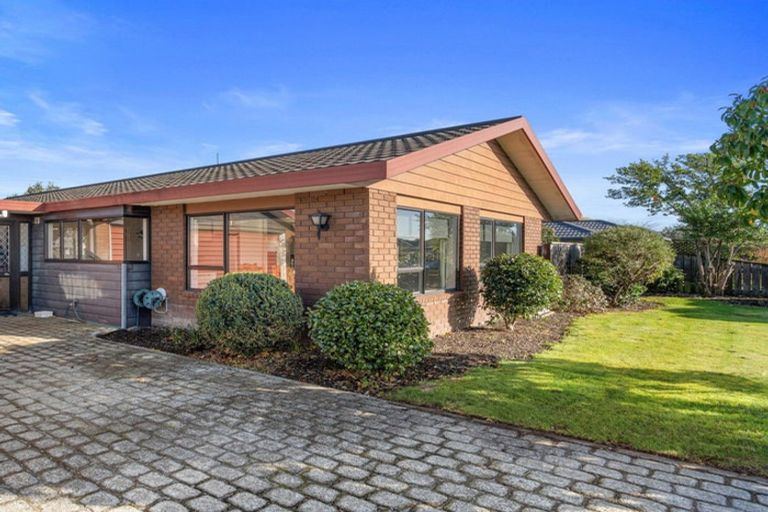 Photo of property in 17 Coleridge Place, Stoke, Nelson, 7011