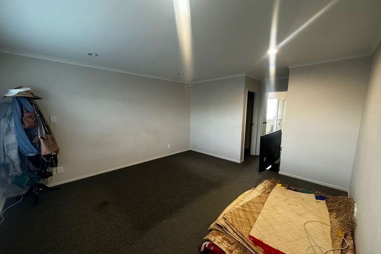 Photo of property in 3 Lorenzo Way, Flat Bush, Auckland, 2016