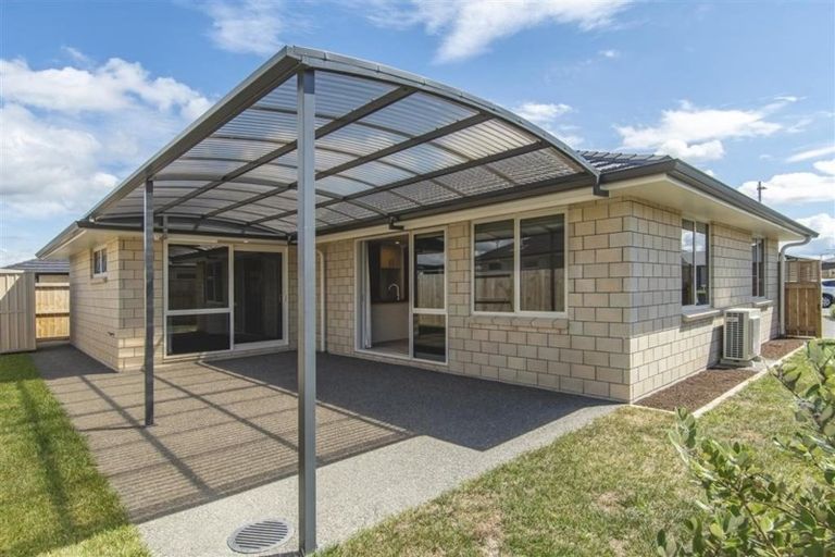 Photo of property in 57 Kahuparere Crescent, Pyes Pa, Tauranga, 3112