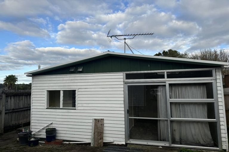 Photo of property in 31 Fairclough Road, Beach Haven, Auckland, 0626