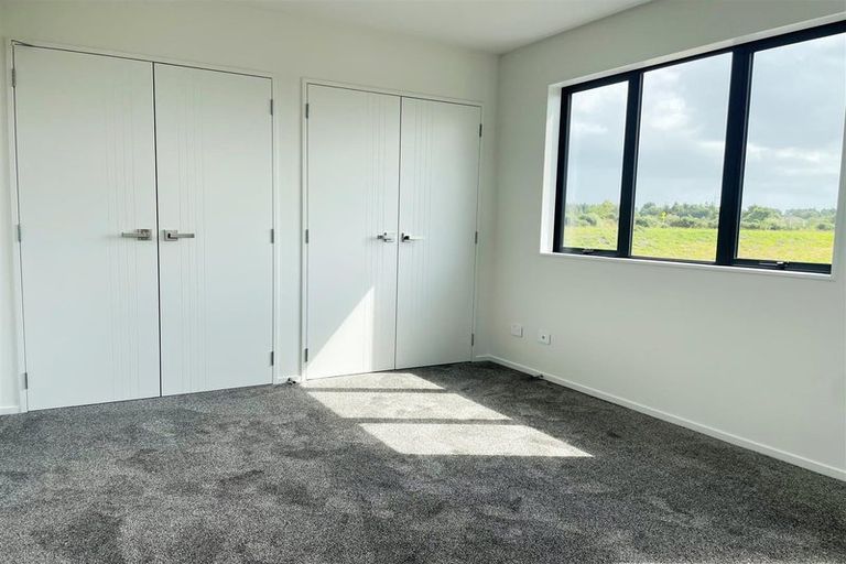 Photo of property in 6 Harikoa Way, Karaka, 2113