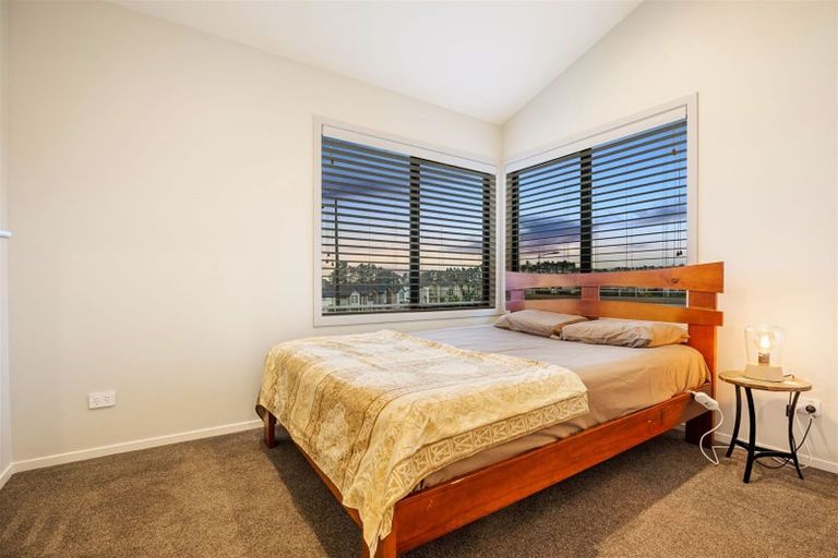 Photo of property in 3 Podgora Avenue, Kumeu, 0810