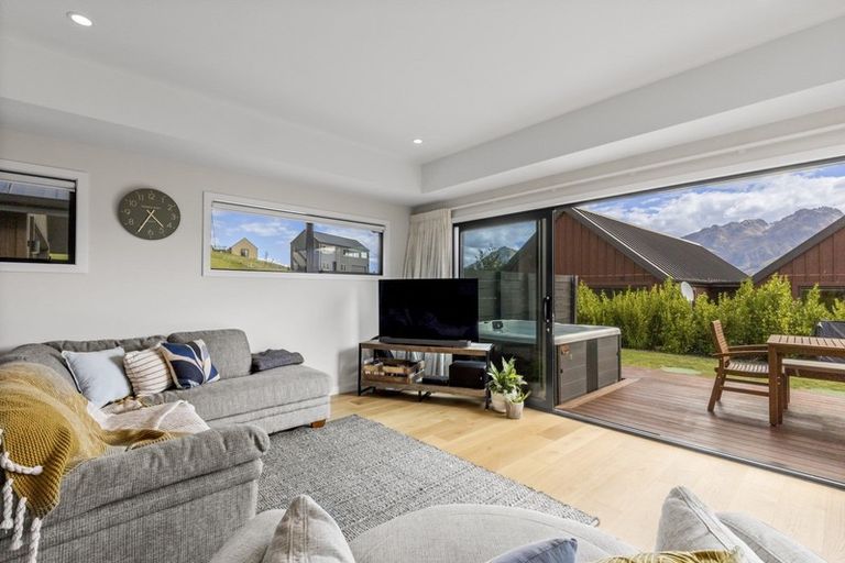 Photo of property in 28 Mcadam Drive, Jacks Point, Queenstown, 9371