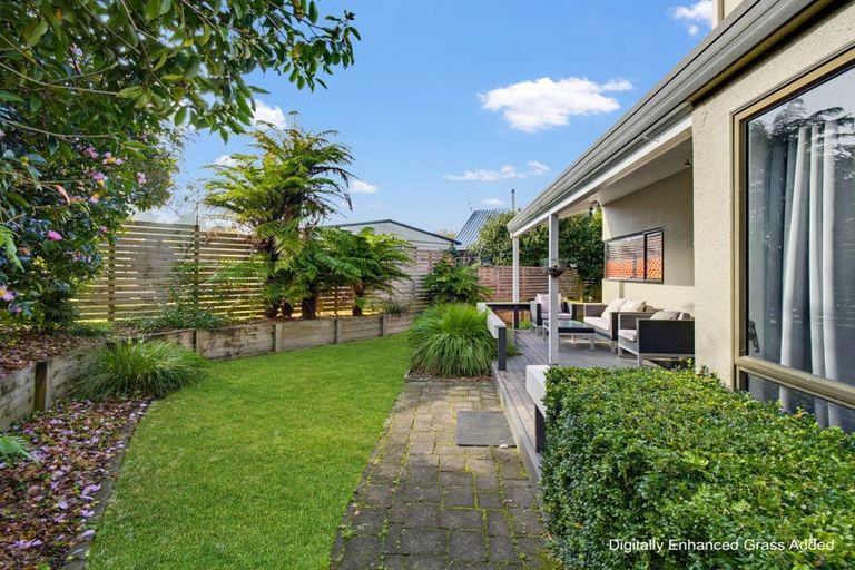 Photo of property in 74b Grand Vue Road, Kawaha Point, Rotorua, 3010