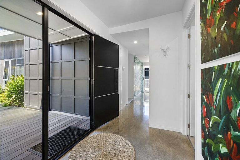 Photo of property in 75 Links Drive, Waiwhakaiho, New Plymouth, 4312