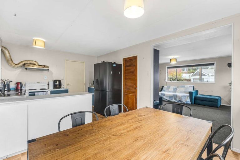 Photo of property in 42 Omata Road, Marfell, New Plymouth, 4310