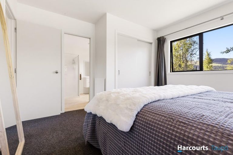 Photo of property in 92 Lisland Drive, Kinloch, Taupo, 3377