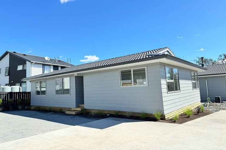 Photo of property in 58b Cedar Heights Avenue, Massey, Auckland, 0614