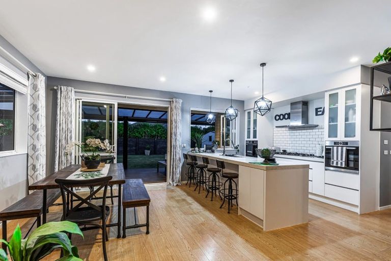 Photo of property in 17 Floyd Road, Riverhead, 0820