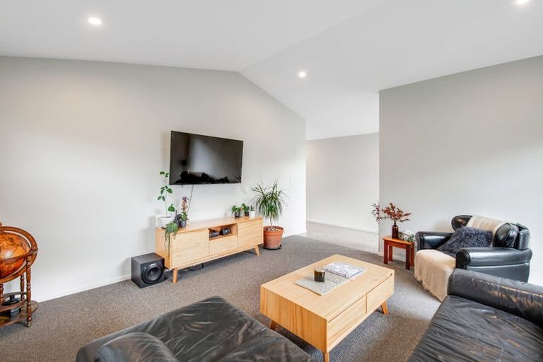 Photo of property in 34 Paparahi Place, Wainui, Silverdale, 0992
