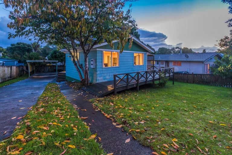 Photo of property in 18 Farwood Drive, Henderson, Auckland, 0612