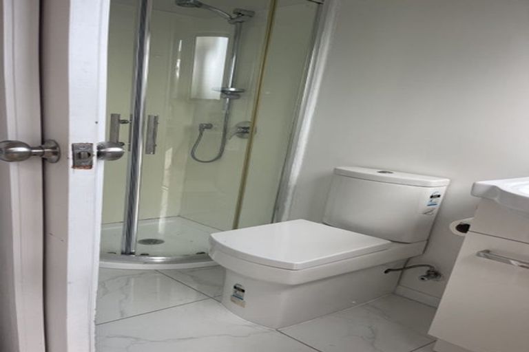 Photo of property in 49 Tawa Road, Kumeu, 0891
