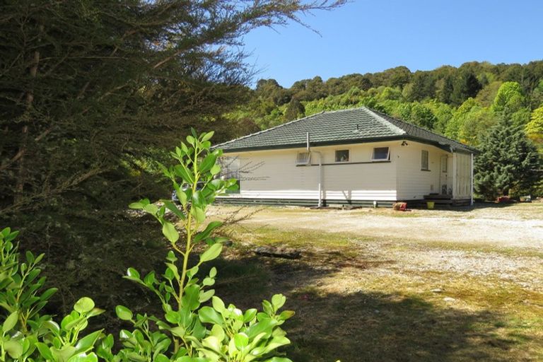 Photo of property in 2c&d Dunn Street, Reefton, 7830