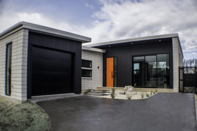 Photo of property in 1 Rangawhenua Street, Ngaruawahia, Hamilton, 3288