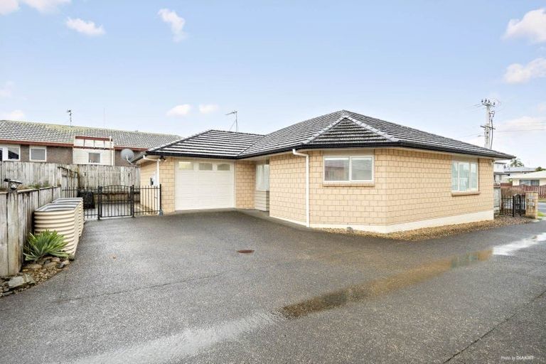 Photo of property in 4a Helvetia Road, Pukekohe, 2120
