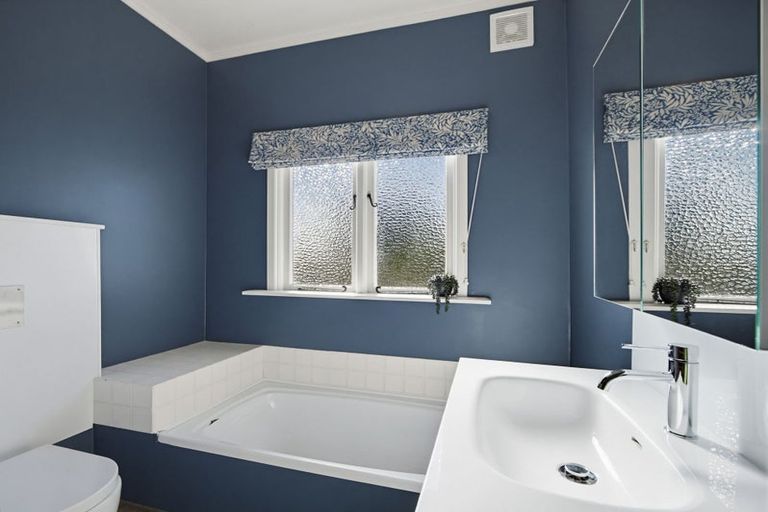 Photo of property in 19 Till Street, South Hill, Oamaru, 9400