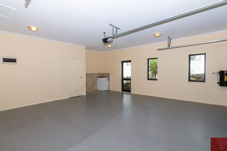 Photo of property in 117 Keri Vista Rise, Papakura, 2110