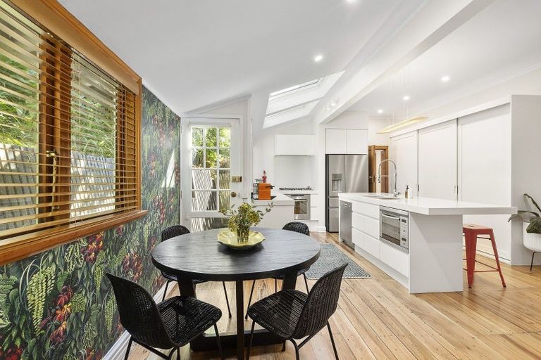 Photo of property in 57 Garden Road, Northland, Wellington, 6012