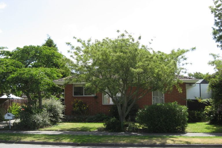 Photo of property in 3 Karnak Crescent, Russley, Christchurch, 8042