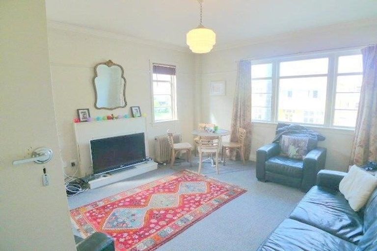 Photo of property in Norton Flats, 302u3 Willis Street, Aro Valley, Wellington, 6011