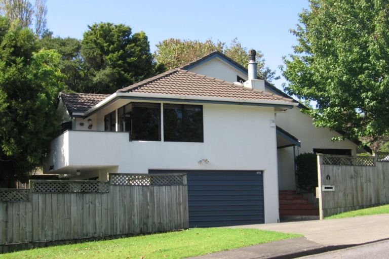 Photo of property in 1 Havelle Avenue, Titirangi, Auckland, 0604