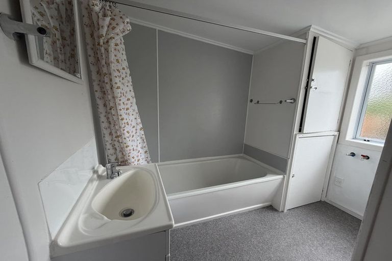 Photo of property in 27 Paremata Crescent, Paremata, Porirua, 5024