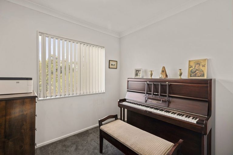 Photo of property in St Peters Apartments, 11/5a Stephen Street, Johnsonville, Wellington, 6037