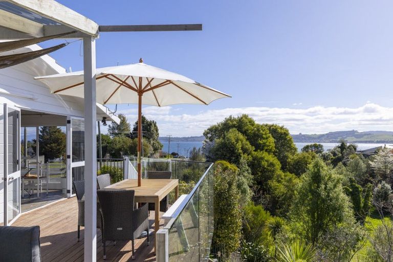 Photo of property in 32 Shepherd Road, Waipahihi, Taupo, 3330