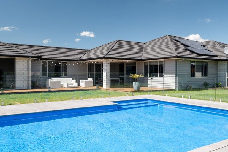 Photo of property in 39 Mike Smith Drive, Cambridge, 3434